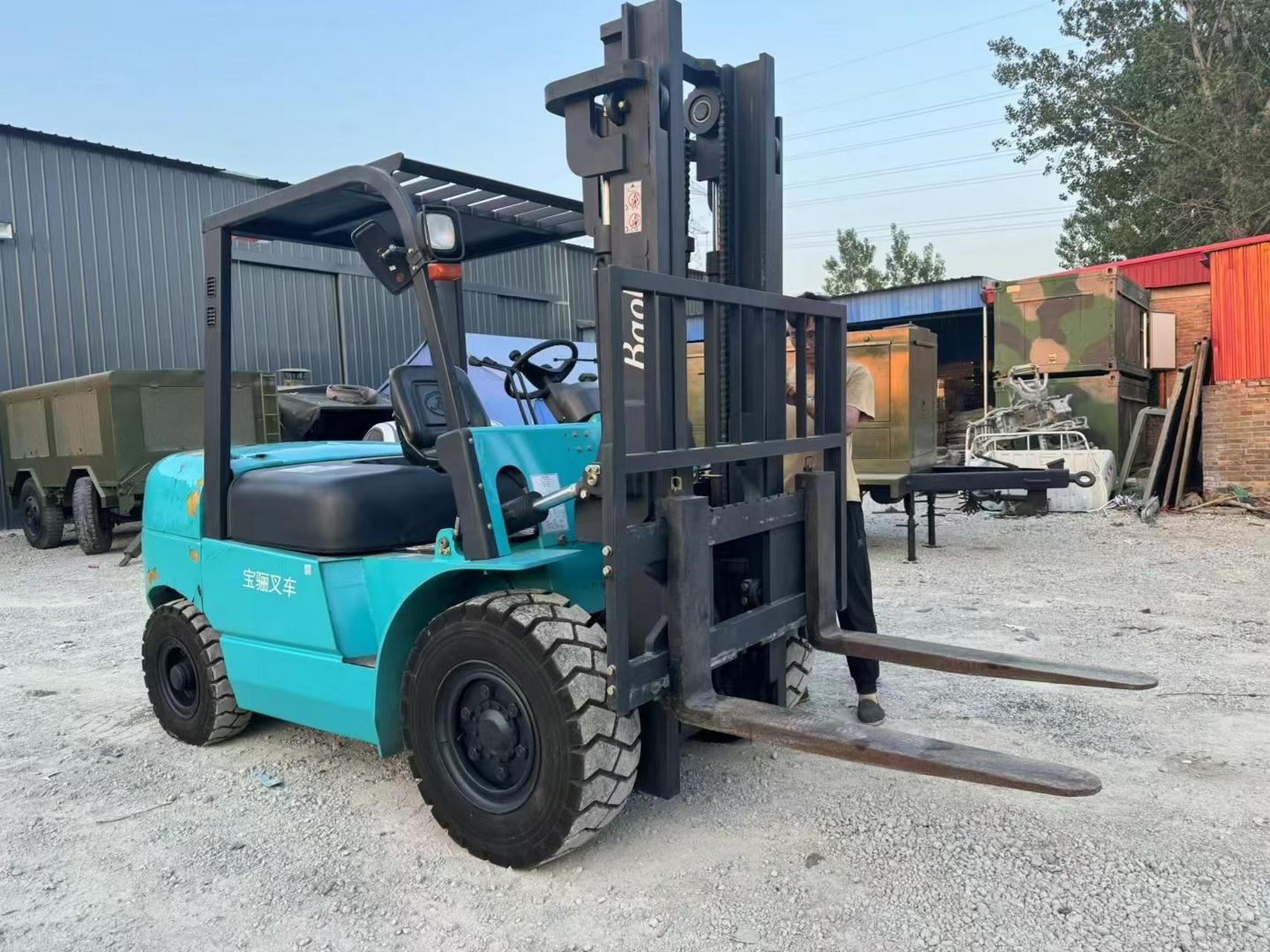 新到一台库存准新纯进口宝骊五吨叉车升高三米 仅仅行驶20个小时,六缸