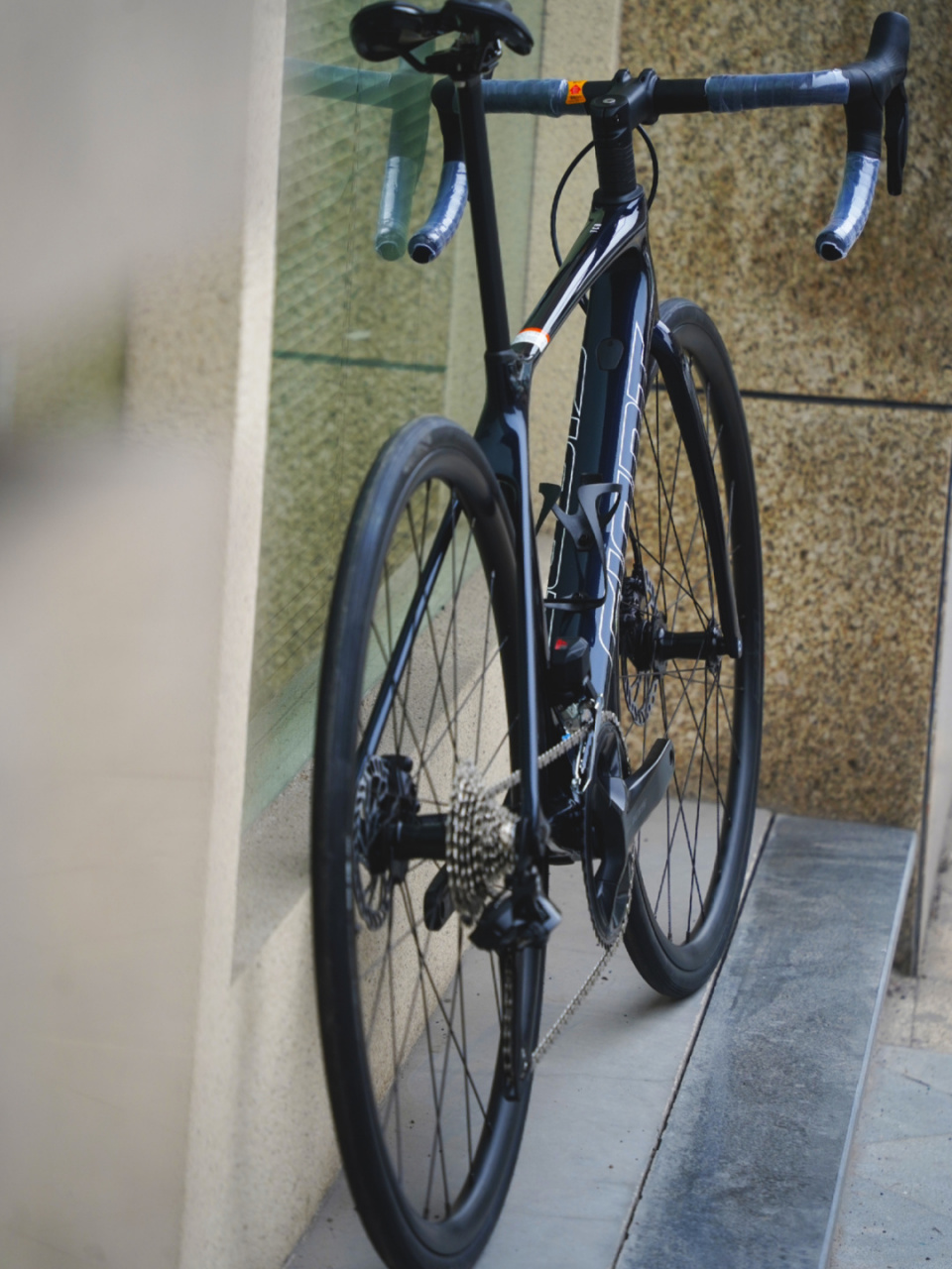 入门推荐捷安特公路车 | tcr adv1-disc 捷安特最新款tcr 冷夜黑 黑