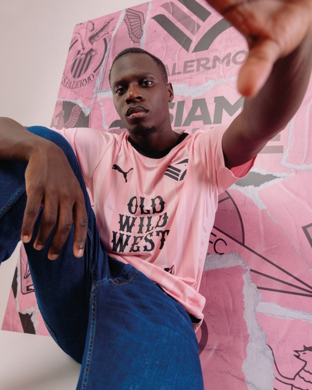 巴勒莫发布2023-24赛季主场球衣 #足球#0202#小红书竞技场#02