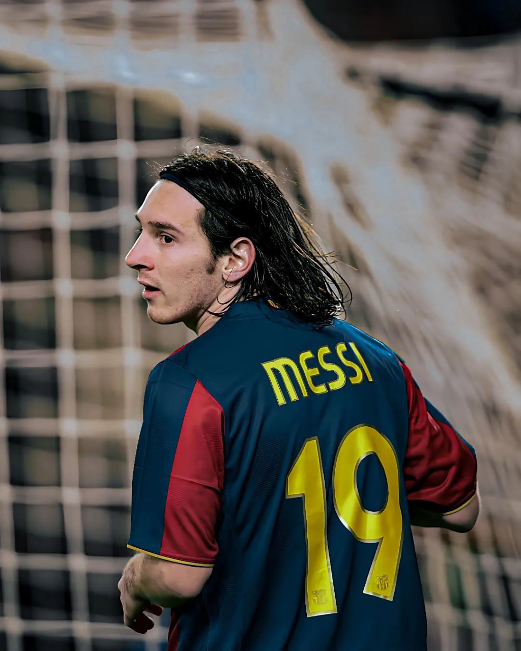 或许你想要看看梅西年轻时的清秀面庞