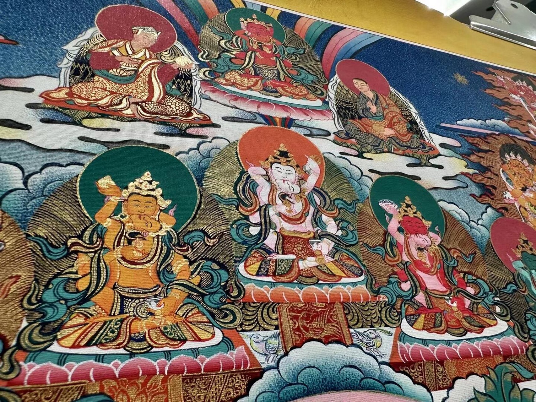 唐卡赏析 二十年中古唐卡——大悲胜海红观音 86×62厘米(画芯77×54)