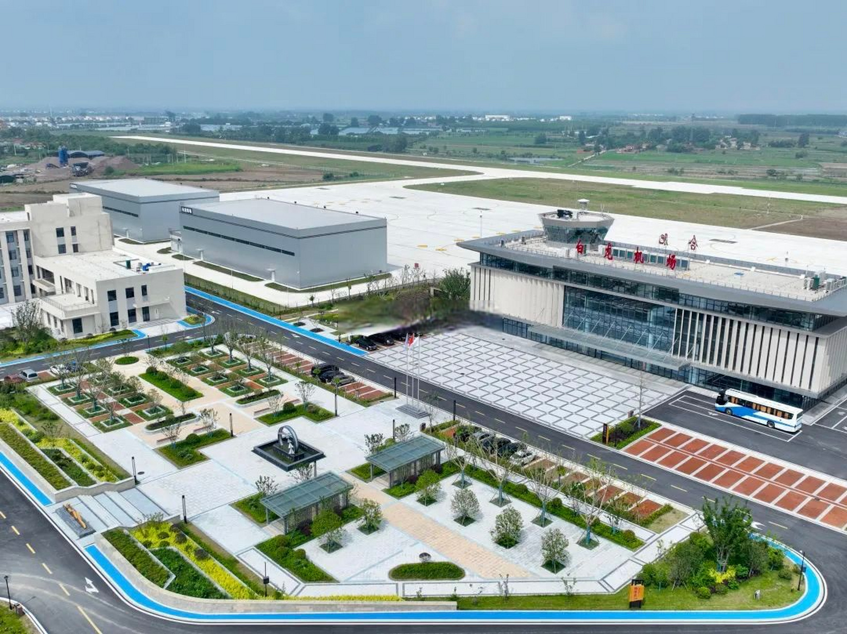 肥东白龙机场正式开航,是目前省内规模最大,保障设施最完备的2b级a1类