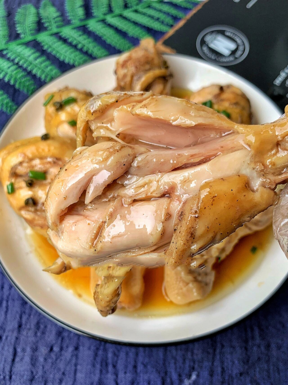 鲜嫩多汁7515下饭简单菜 椒盐蒸鸡腿 大家好,今天给大家带来了下