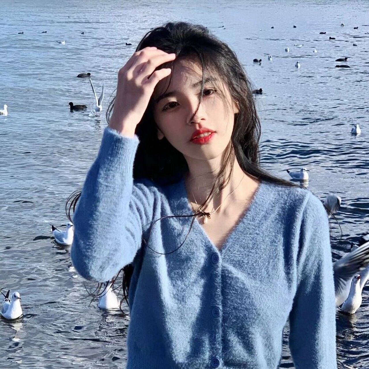 浅蓝色系女生头像图片