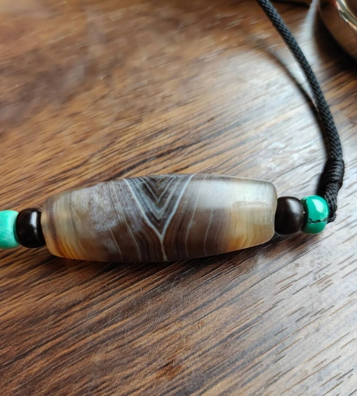 千年缠丝玛瑙 藏传老缠丝玛瑙佛眼天珠,尺寸巨大对孔44 ,黑财神眼.