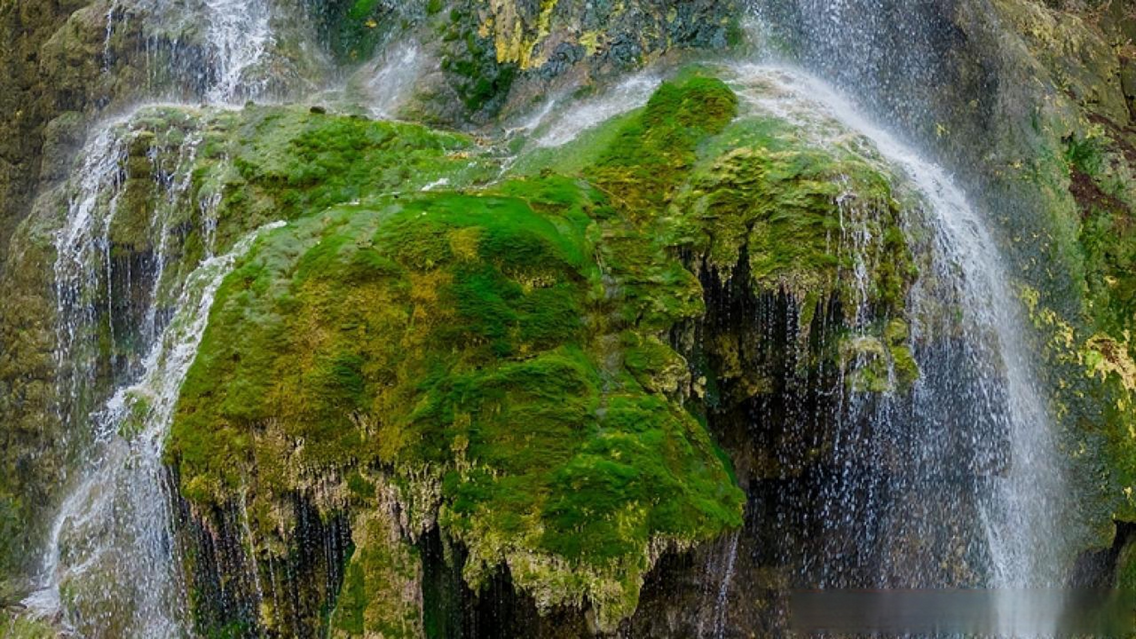 【即使在冬天,乌尤苏尤瀑布也能为游客带来美丽的景色】 位于安卡拉纳