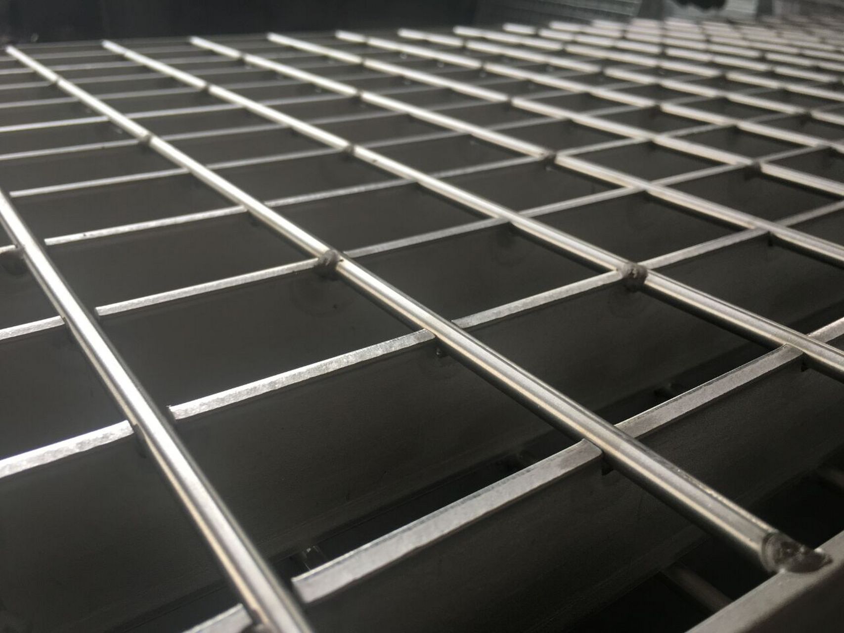 打造高品质服务平台必备的304不锈钢钢格板 如果你是一个对细节有追求