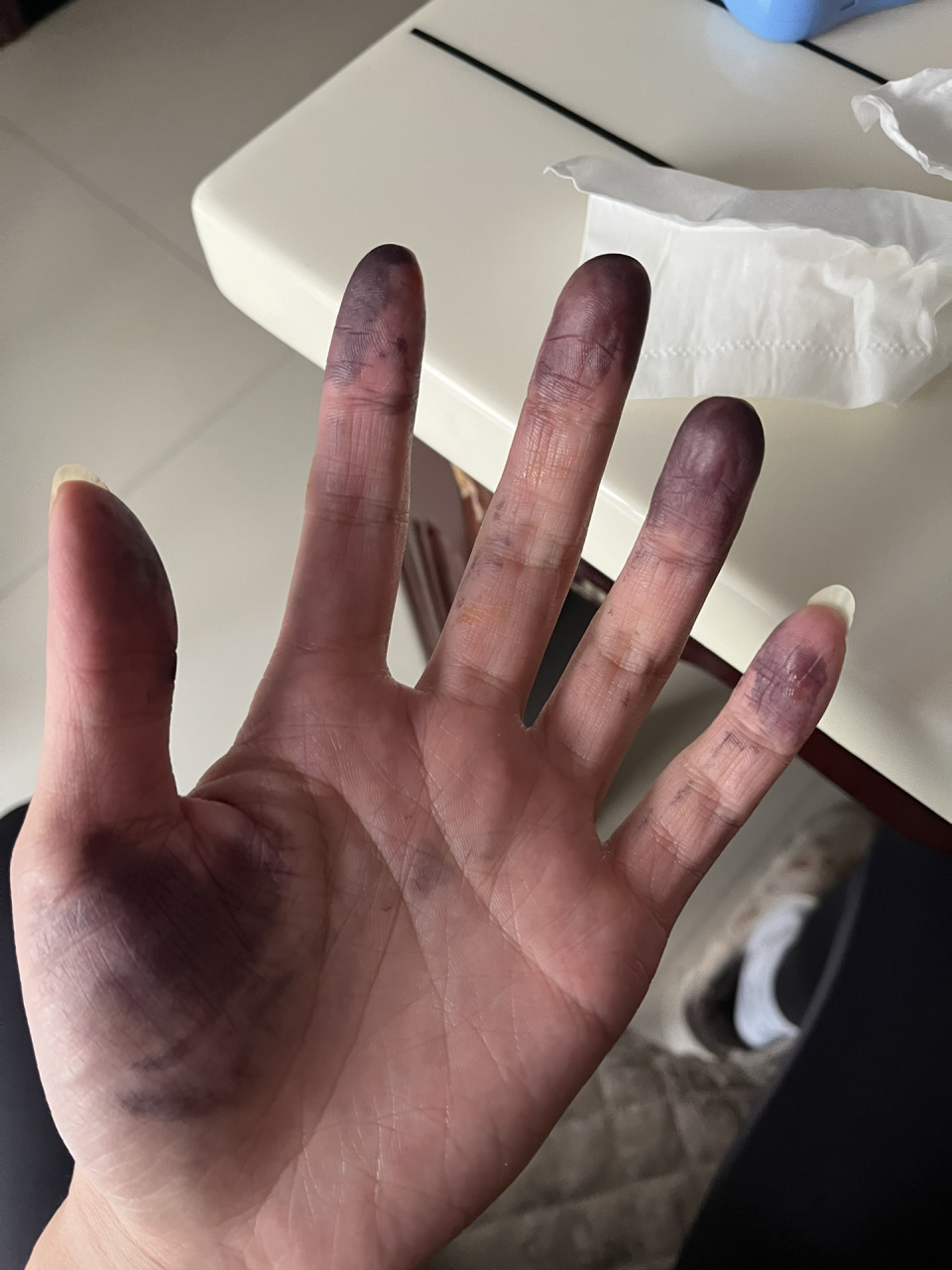 手沾了打印机墨水这样去除很管用…… 为了儿子打印作业方便,入手了一