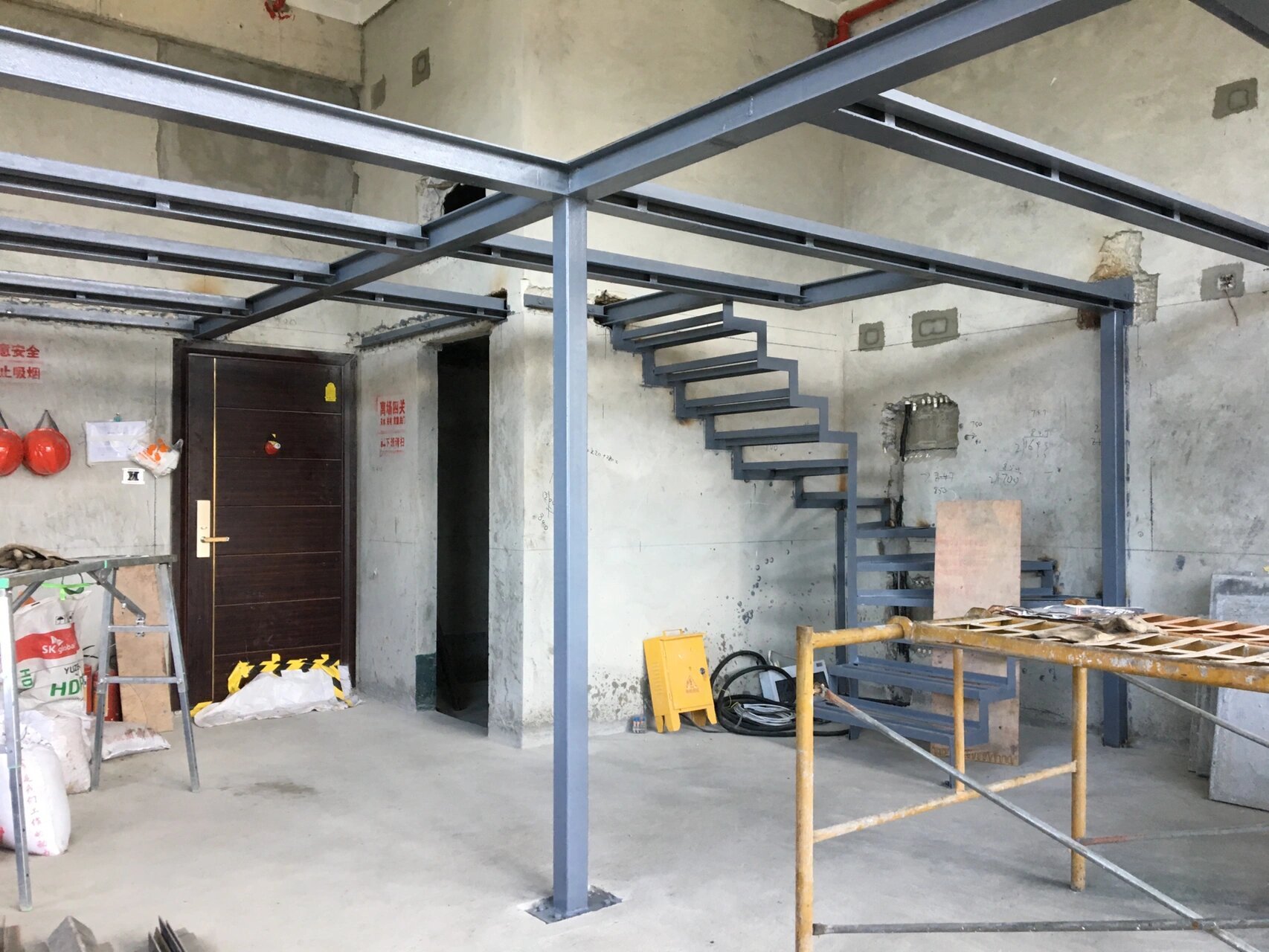 公寓钢结构楼板施工做法 轻型轻钢龙骨彭石板板钢结构搭建