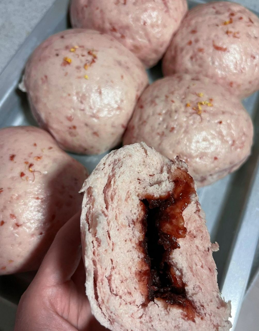 玫瑰馒头做法    前段时间刷到了云南大理的玫瑰花馒头,就想着试试宅