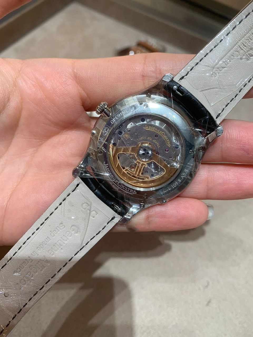 积家月相大师男表9折,海南免税 39mm表盘,自动机械,黑色鳄鱼皮表带