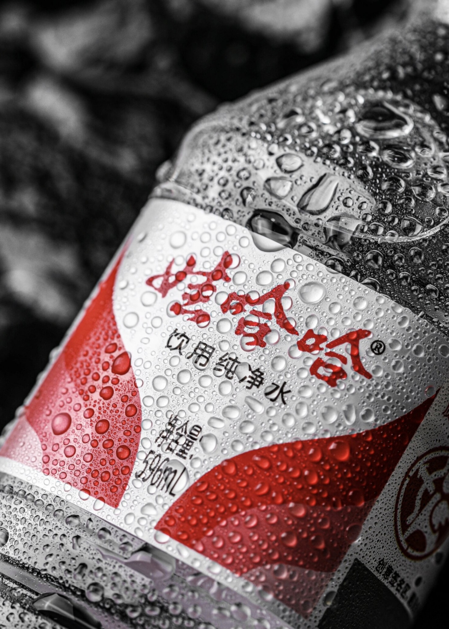 哇哈哈矿泉水图片 娃哈哈纯净水,清新宜人!