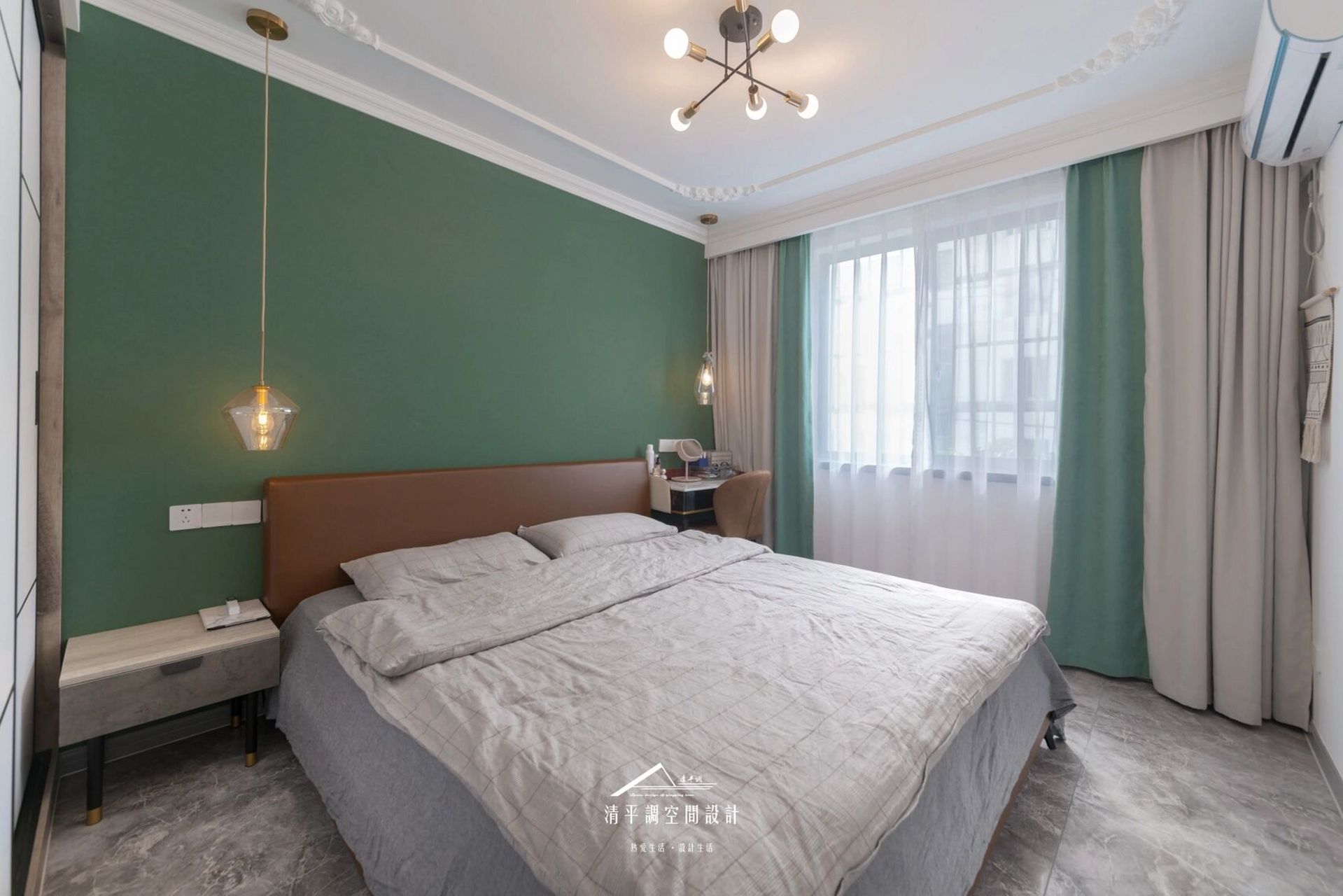 卧室地板好还是通铺地砖?