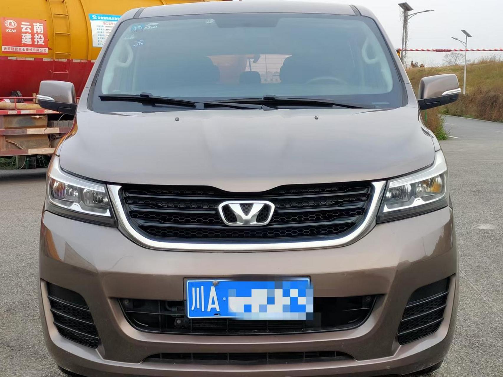 新到店:2017年早产华晨宝马高端商务车 华颂7!延用宝马的n20 2.