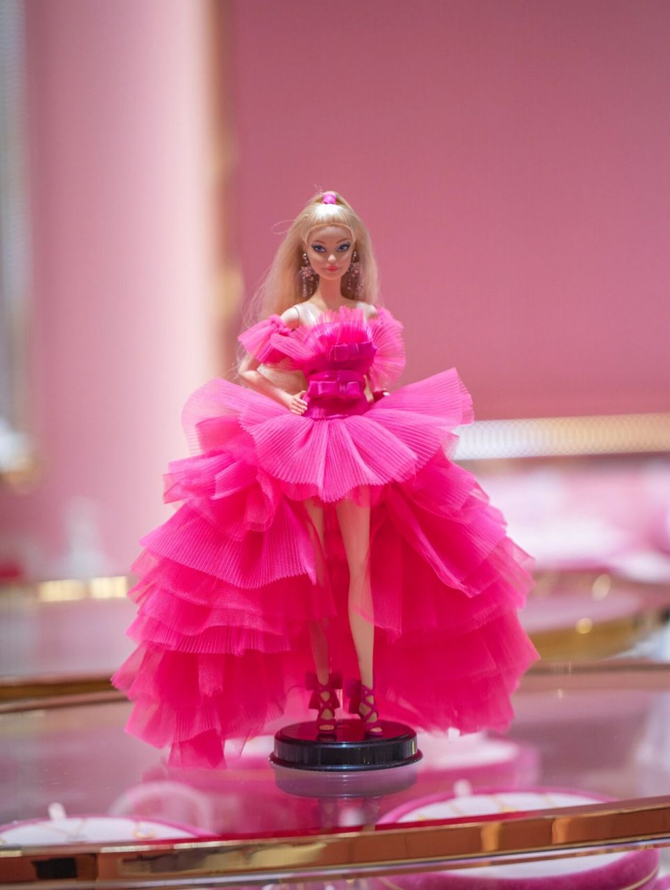 全球限量20000点藏款款芭比,真的超开心~ 小时候喜欢爱玩芭比娃 