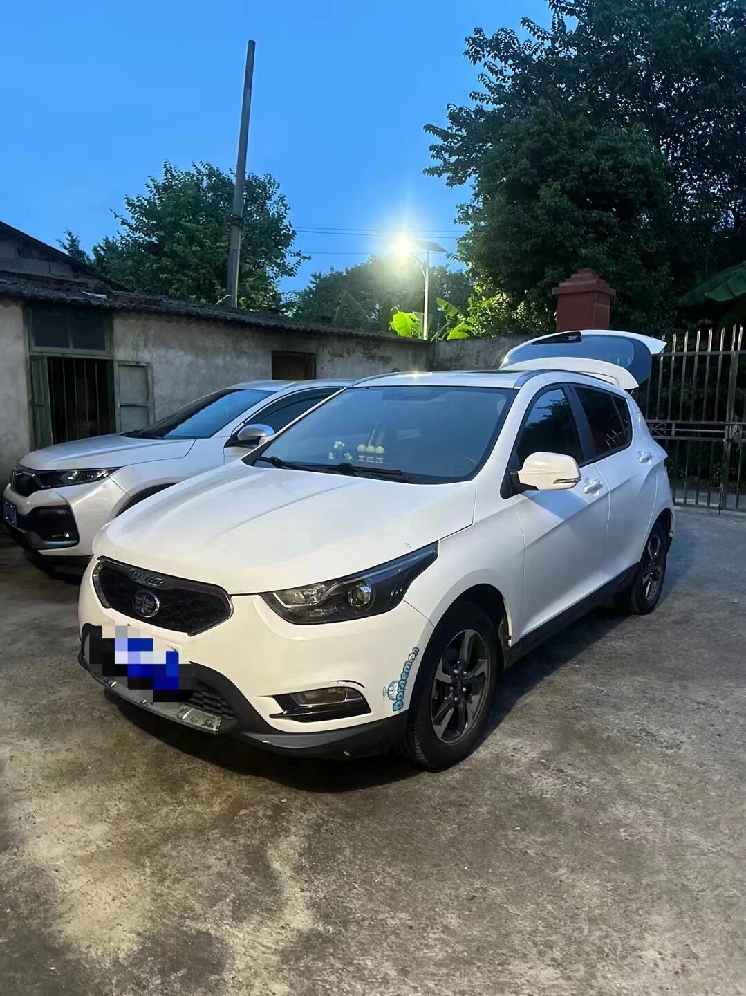 暴力拿下一手15年一汽骏派d60 1.