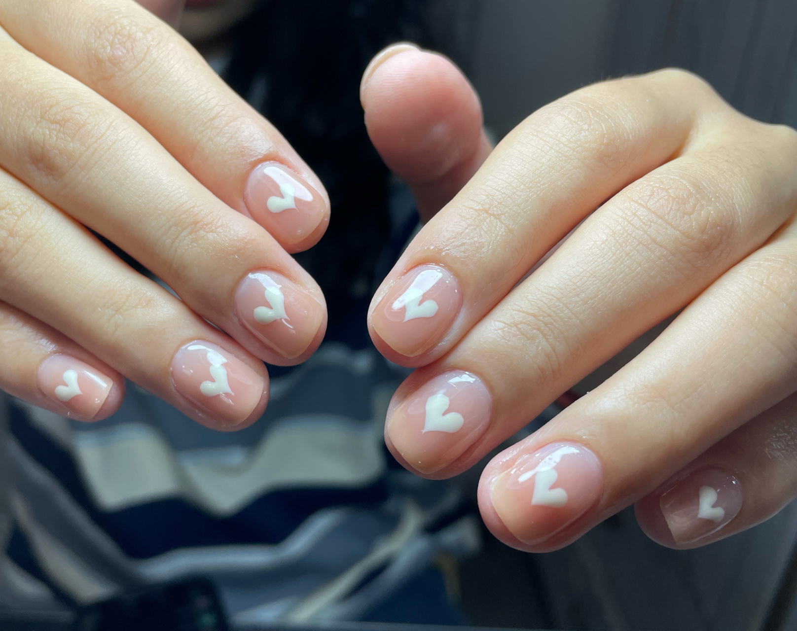 原相机实拍图 夏天好搭衣服的几款裸色系美甲 真的显白简约又高级