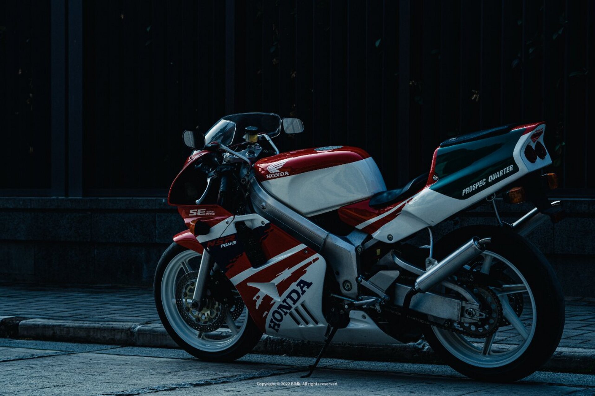 本田nsr250 | 华仔烈火战车同款 虽然不是机车佬02但nsr250还是蛮