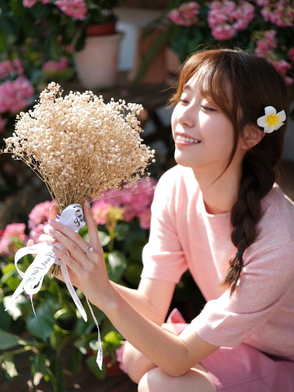 原来普通的一天也可以收到惊喜～ 糖糖说春天到啦 当然要送女孩子花花