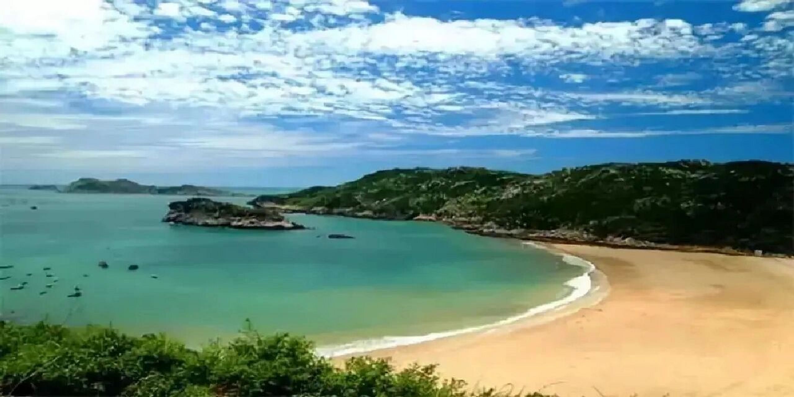 西湾风景区 西湾风景区位于温州平阳县的东南部,东临东海,南涉鳌口,西