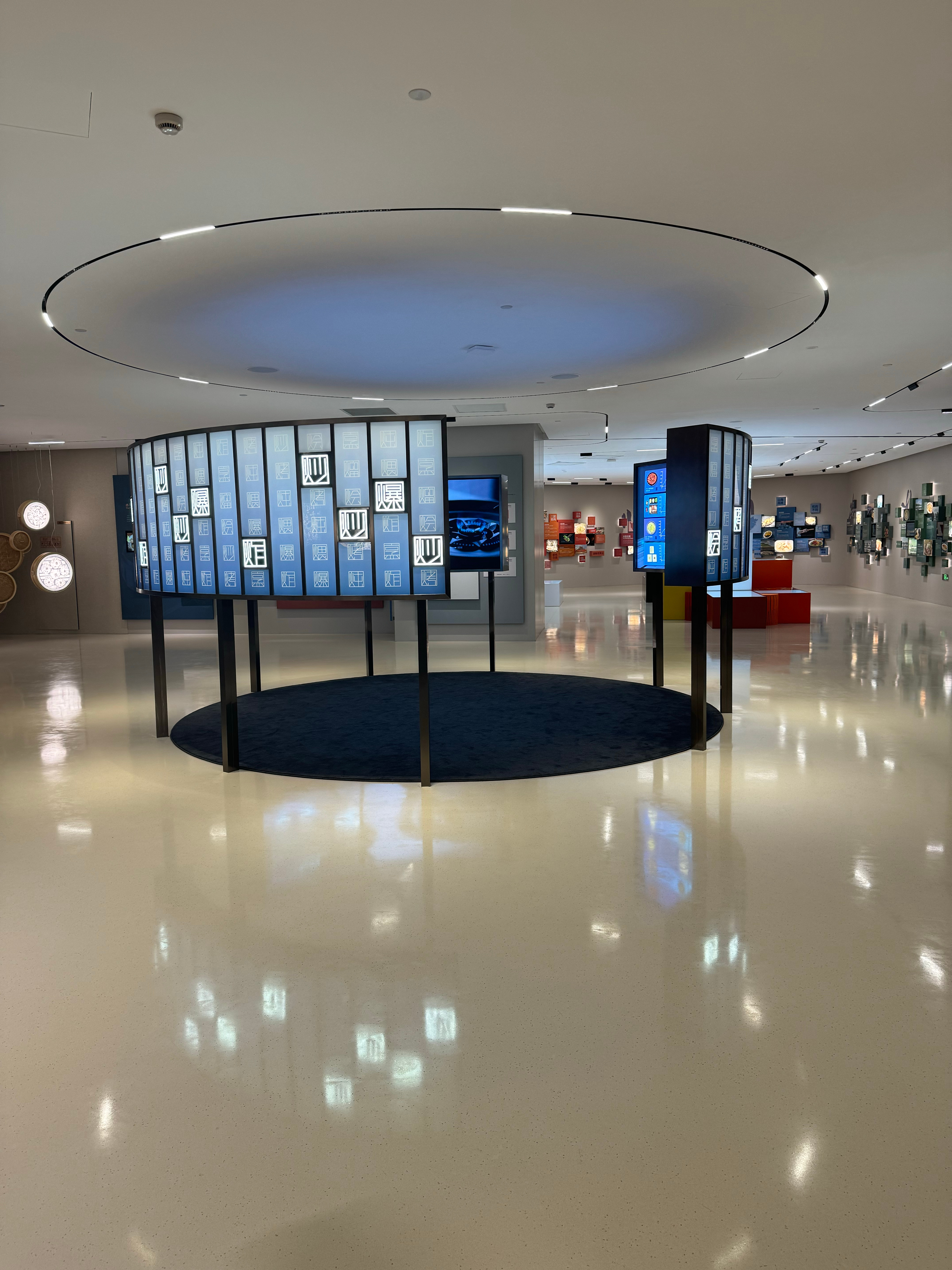 经常有人说,杭州是美食的荒漠