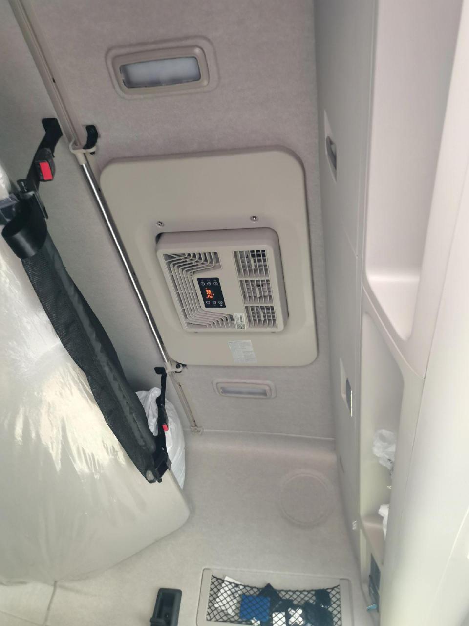 格力驻车空调安装,顶置一体机.