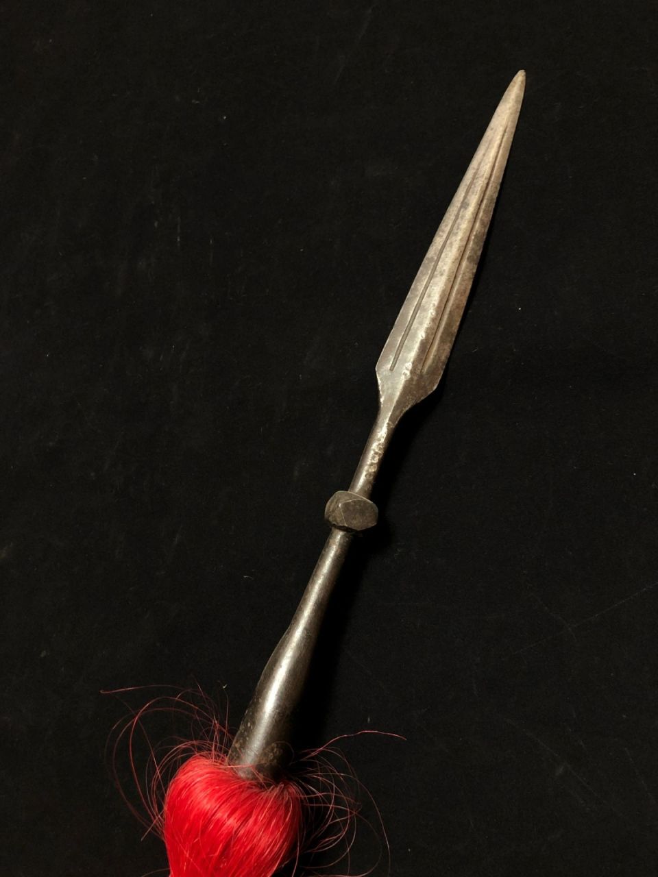 古兵器明代原大漆杆长颈长矛 古兵器明代原大漆杆长颈长矛,全长2米