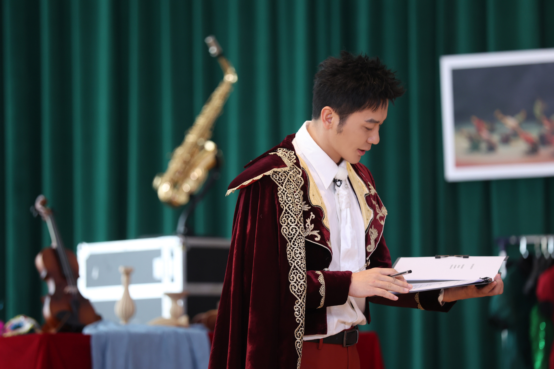 李晨#奔跑吧# 雾里看花,水中望月,魔镜魔镜告诉我"真相"吧[呆][抓馷]