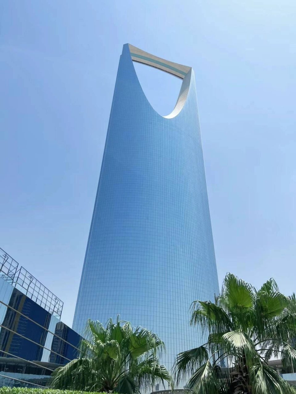 王国塔 🇸🇦利雅得kingdom tower 曾经是中东最高楼,也是沙特的