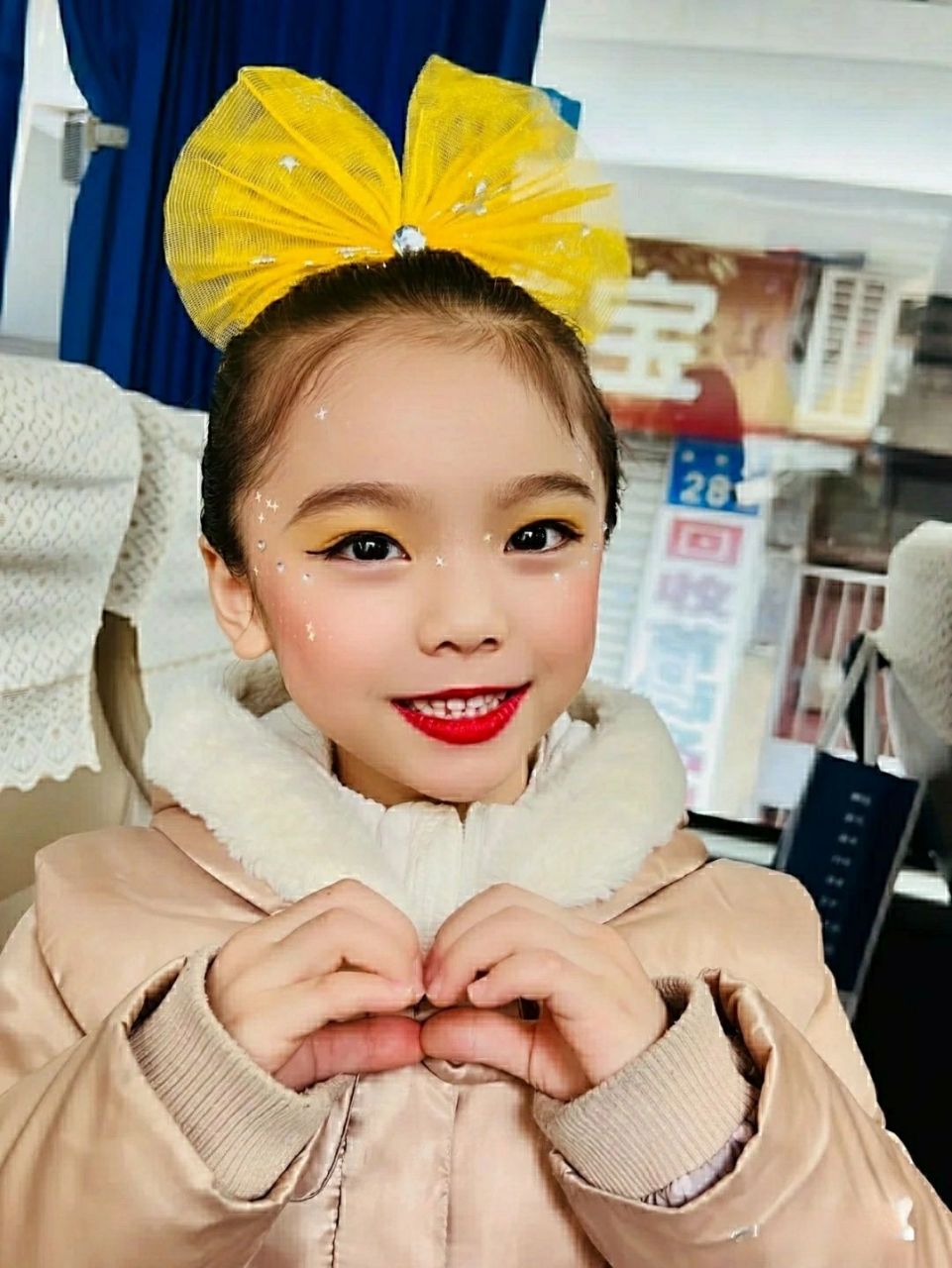 六一儿童节妆容 六一黄色眼影系列舞台妆来喽,自然好学易上手,舞台妆