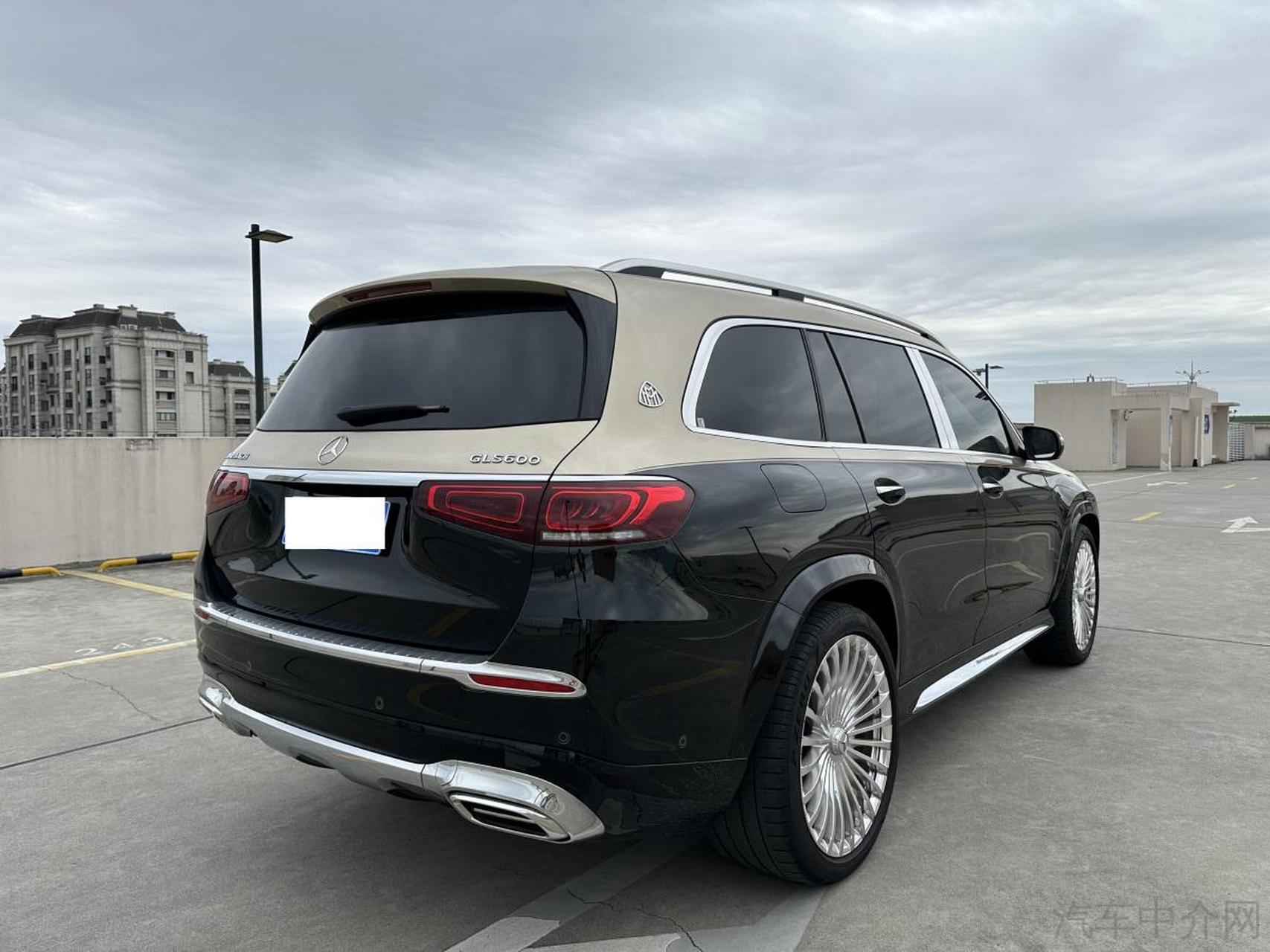21年11月奔驰迈巴赫s级中规gls600礼尚版,新车指导价310.