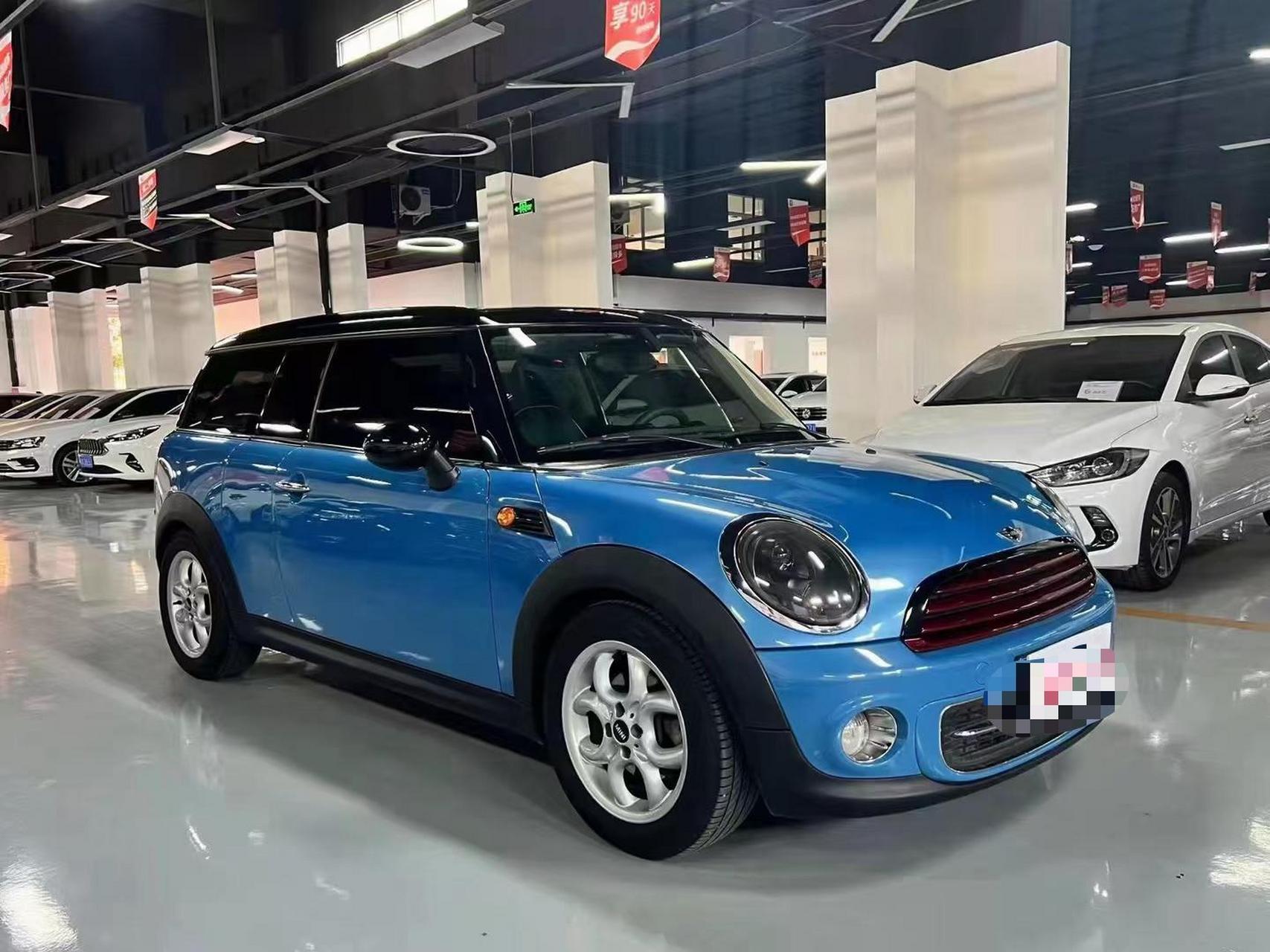 13年上牌宝马mini,经典后备箱对开门  1.