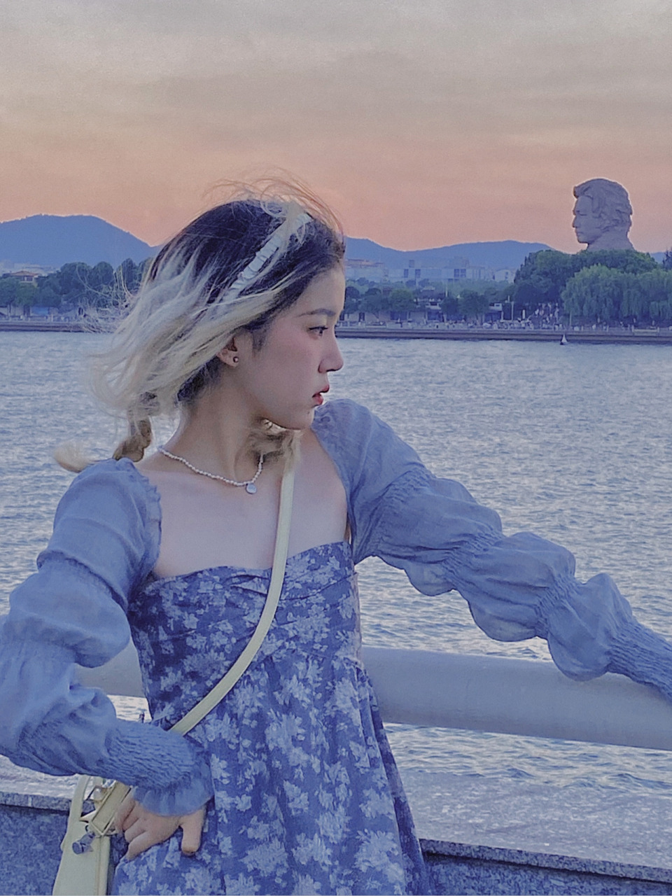 91 不用人挤人也能和毛爷爷合照啦 地图标识在后面95 众所周知