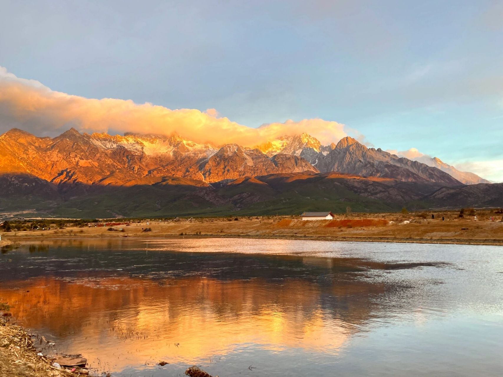 打车回丽江拼车20元一人 值得一看,风超级大,建议穿厚点,我们在东巴谷