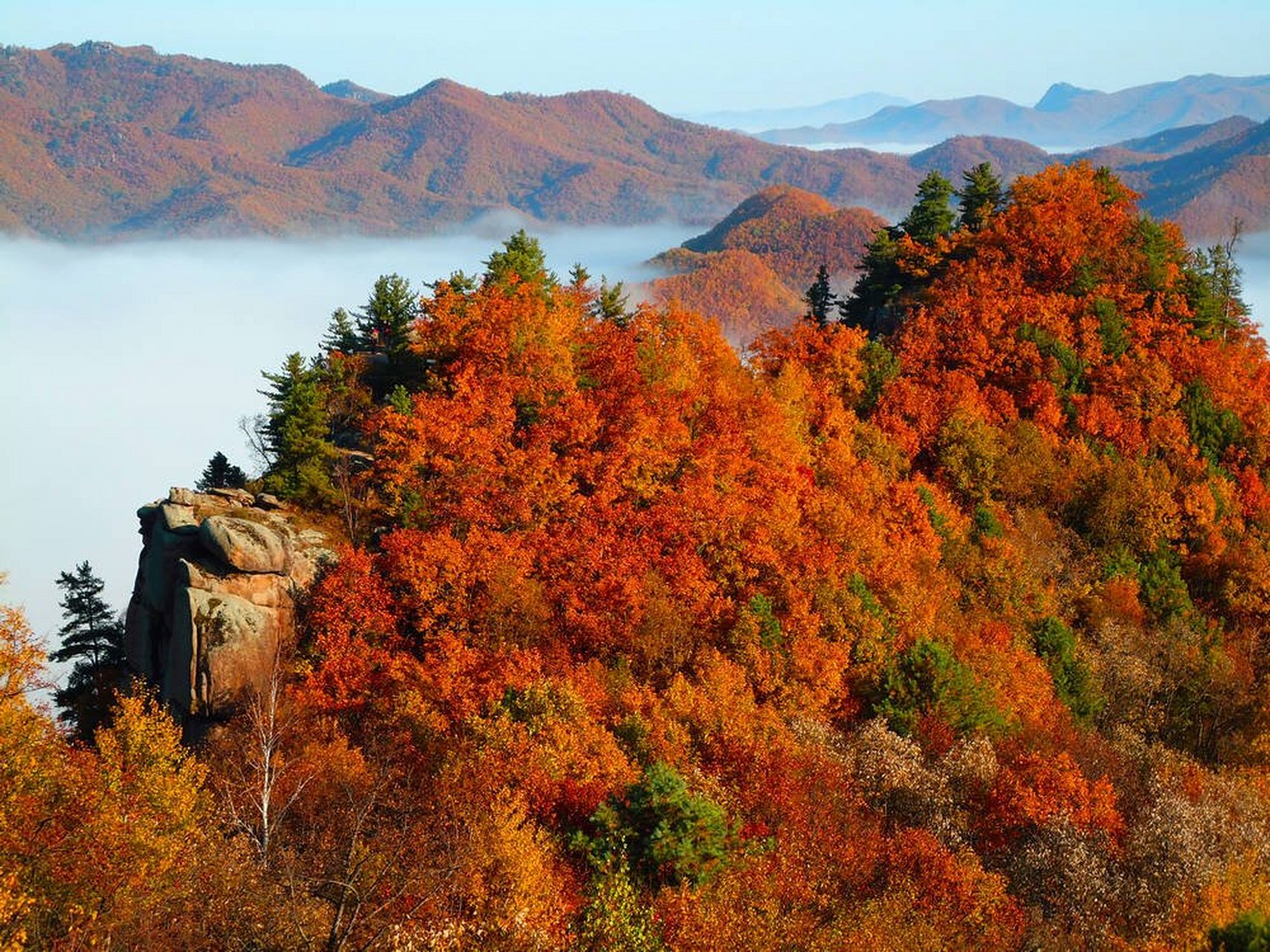 南岔仙翁山景区 具体位置:黑龙江省伊春市南岔县绿潭火车站南50米