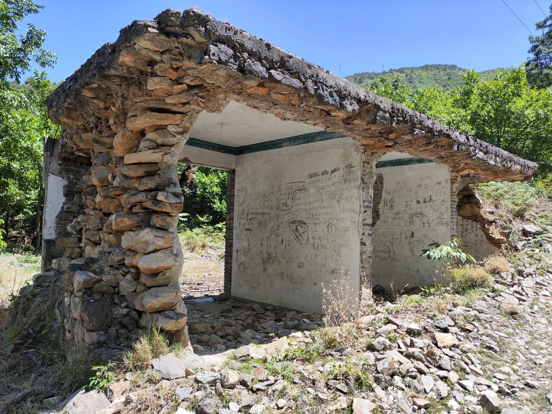 大涧口古村 67凤羽镇的大涧口村已无人居住,村落成了断壁残垣,资料