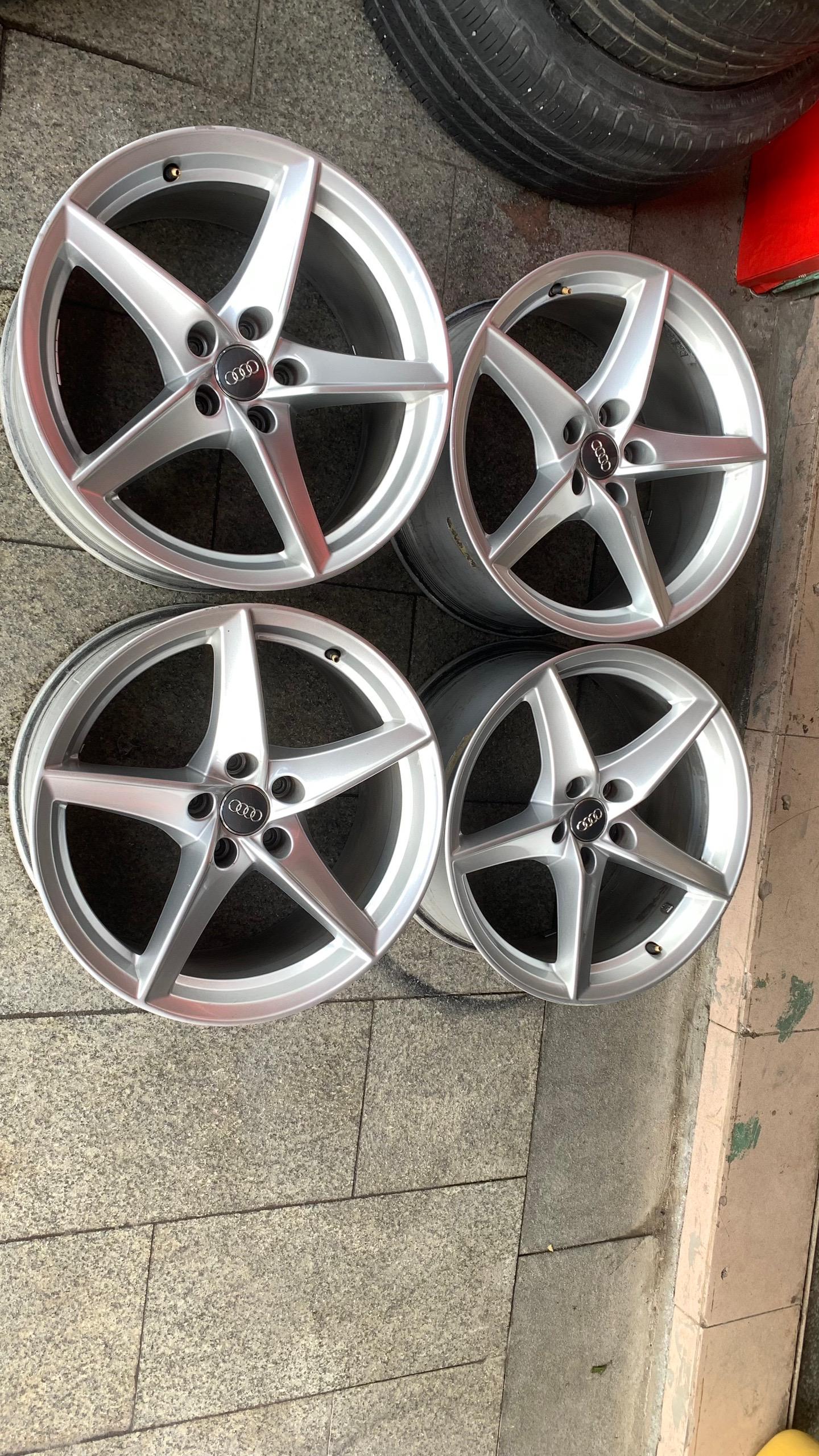 奥迪a5原厂18寸五星轮毂,原装正品轮毂 轮毂型号:18寸8.