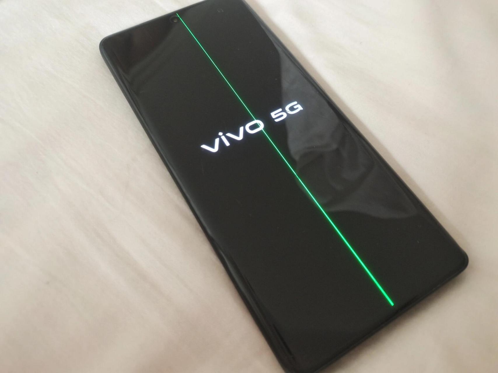 感谢,vivo手机免费换屏 先报型号:vivo x70pro 今天上午手机屏幕突然