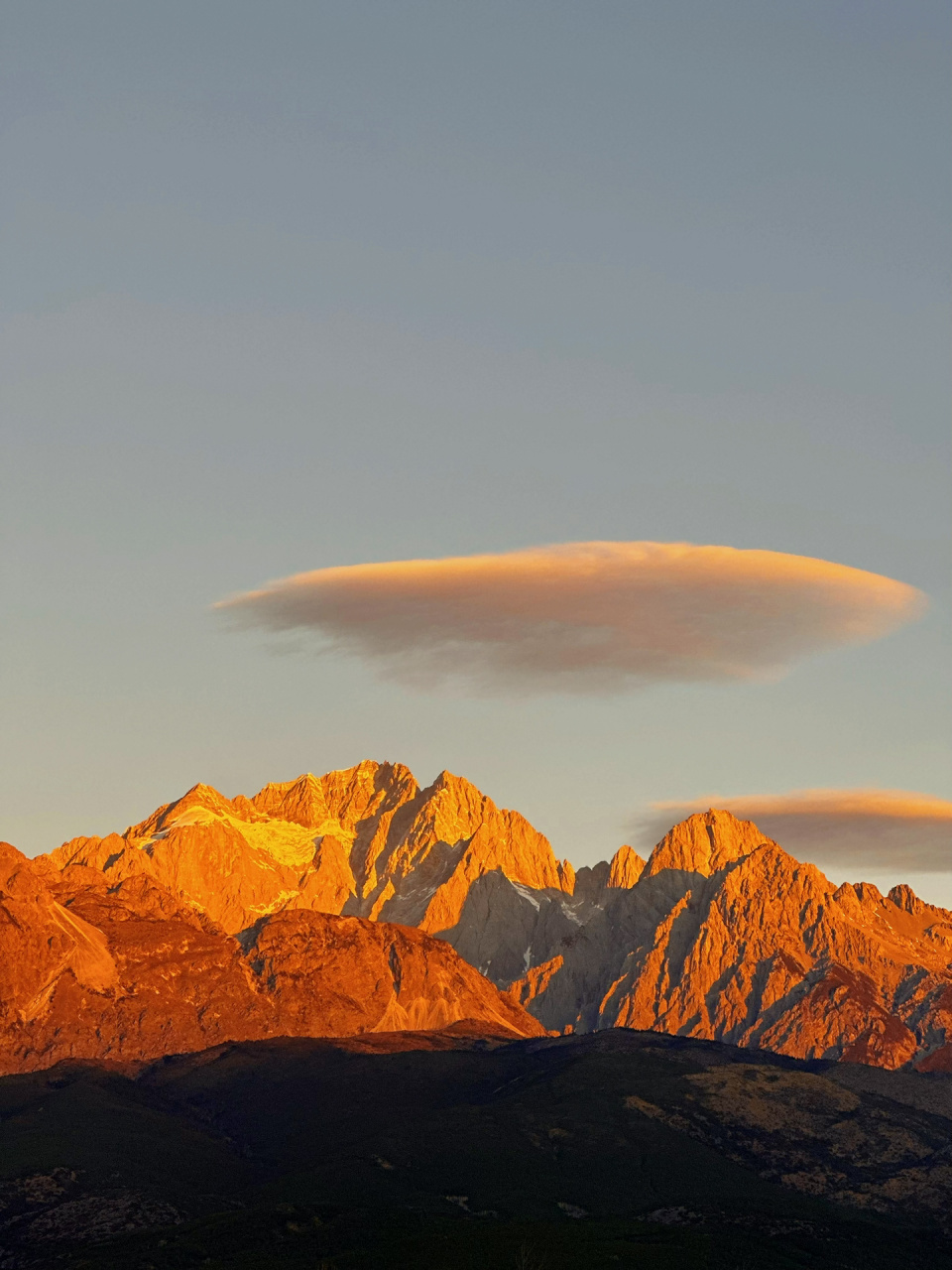 1日丽江东巴谷日照金山,绝美!
