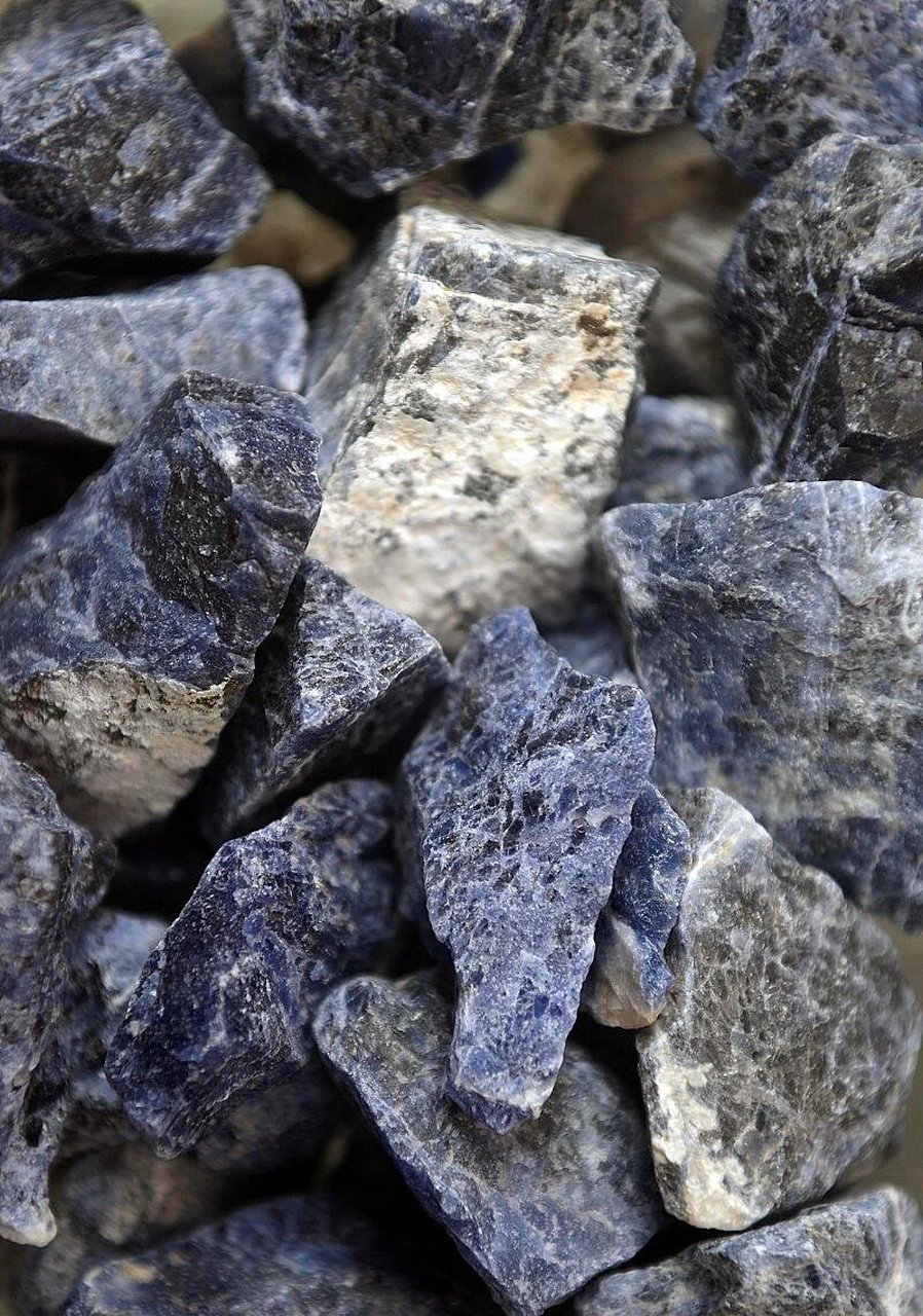 钠长石原石长,缅甸天然水沫玉手镯的原石 缅甸天然水沫玉,钠长石玉