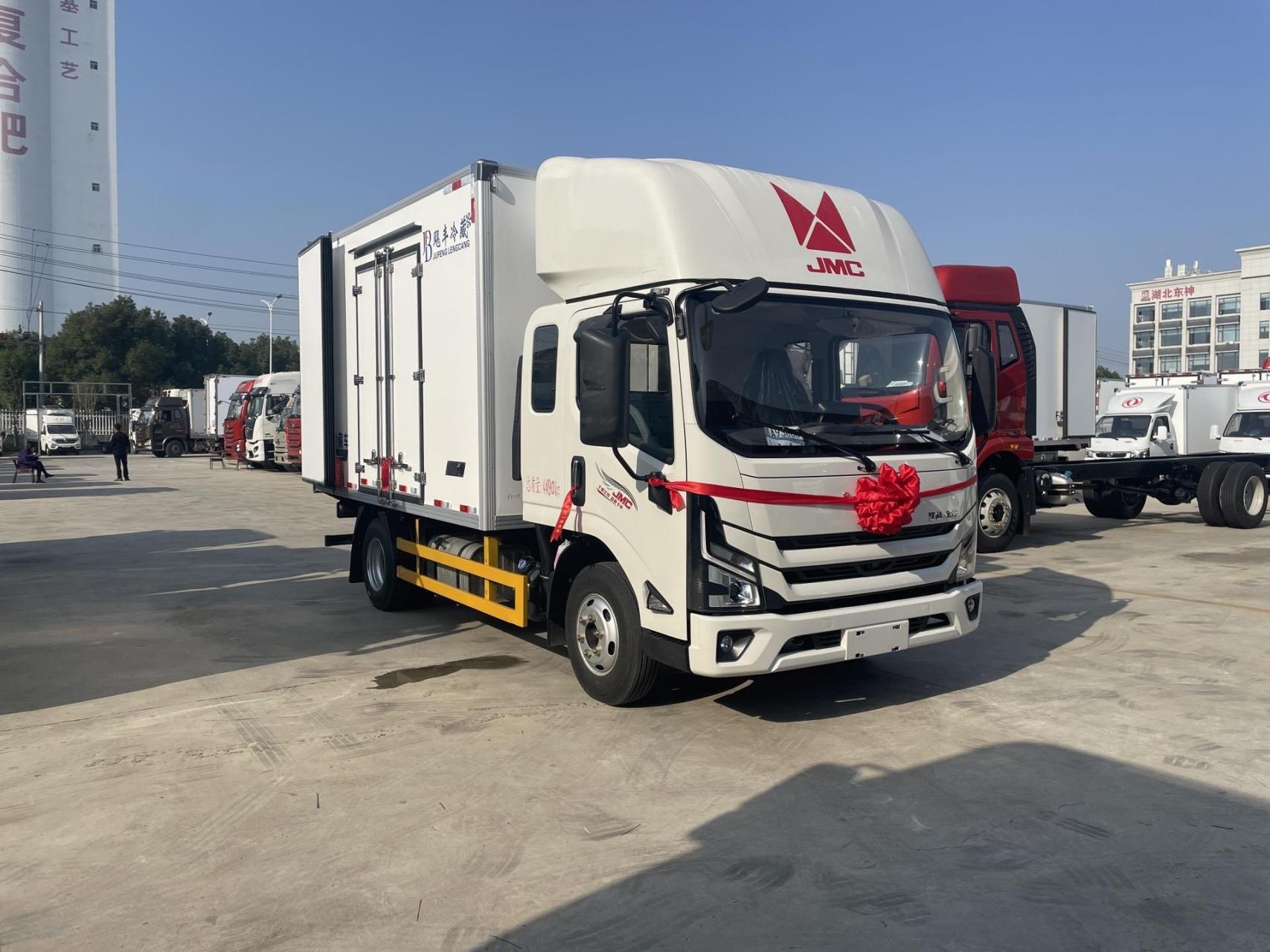 3米7排半江铃新凯运蓝牌冷藏车.江铃新凯运2060宽体排半驾驶室,2.