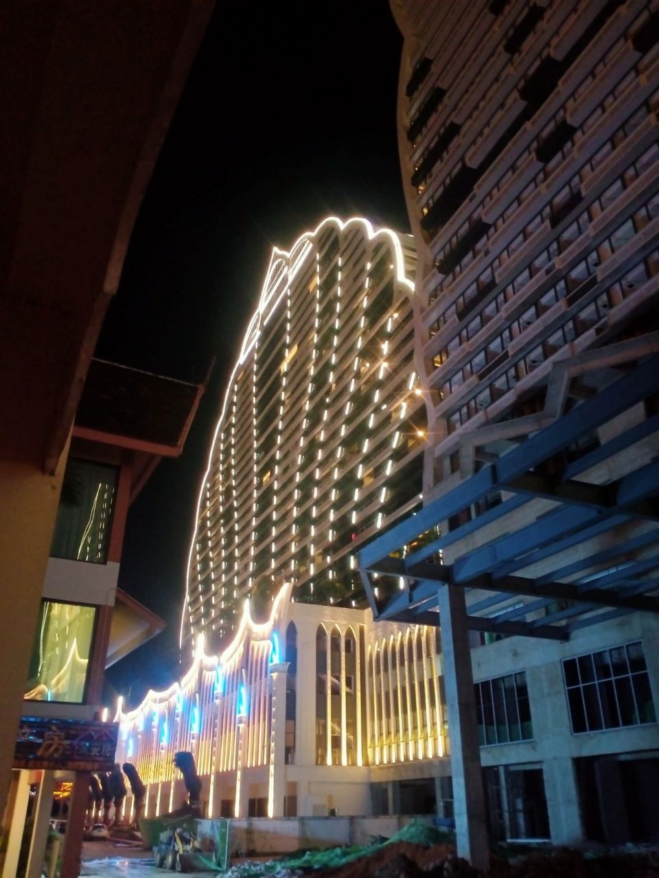 版纳地标——告庄孔雀楼 千万客流,投资好选择