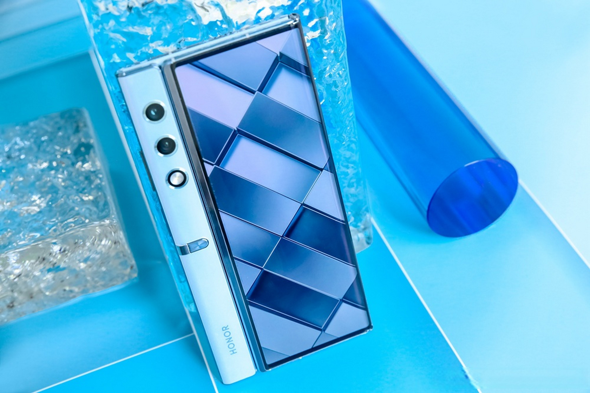 #荣耀vpurse#终于忍不住入手了冰川蓝配色的荣耀钱包折叠屏,这款号称