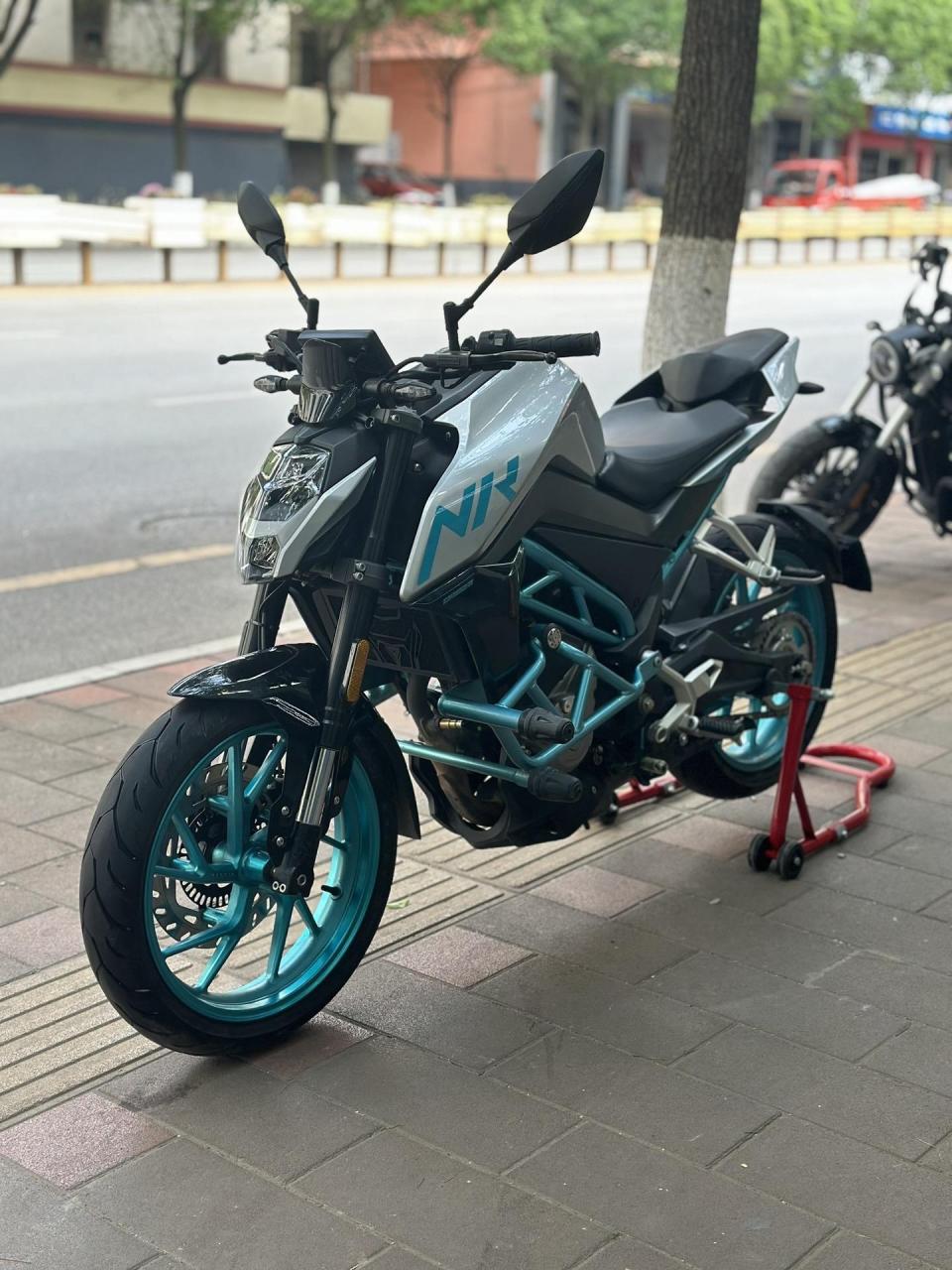 春风250nk高配! 小跑9000公里!成色99新