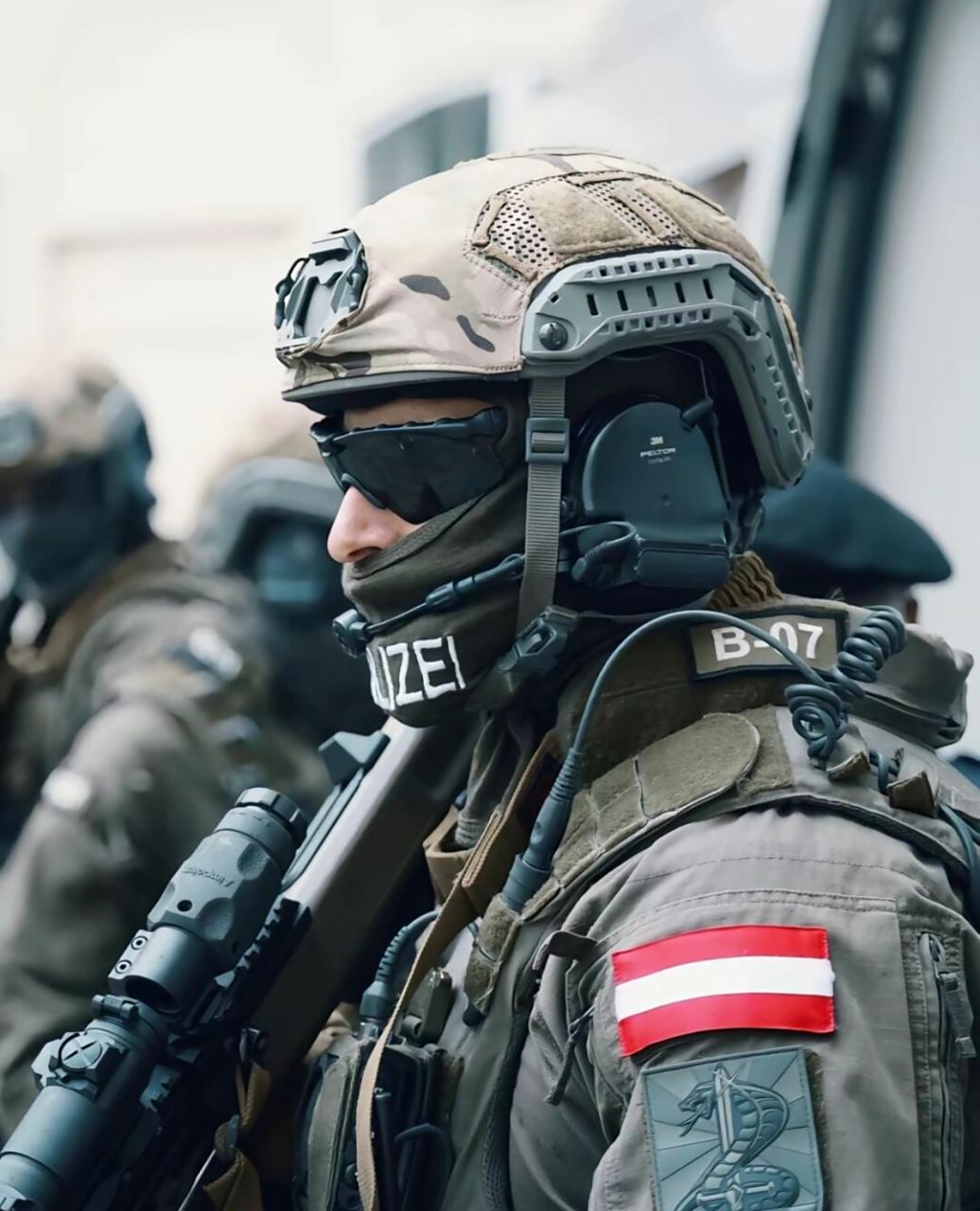 军迷大作战# #特警# #战术装备# #战术穿搭# #单兵装备# #奥地利