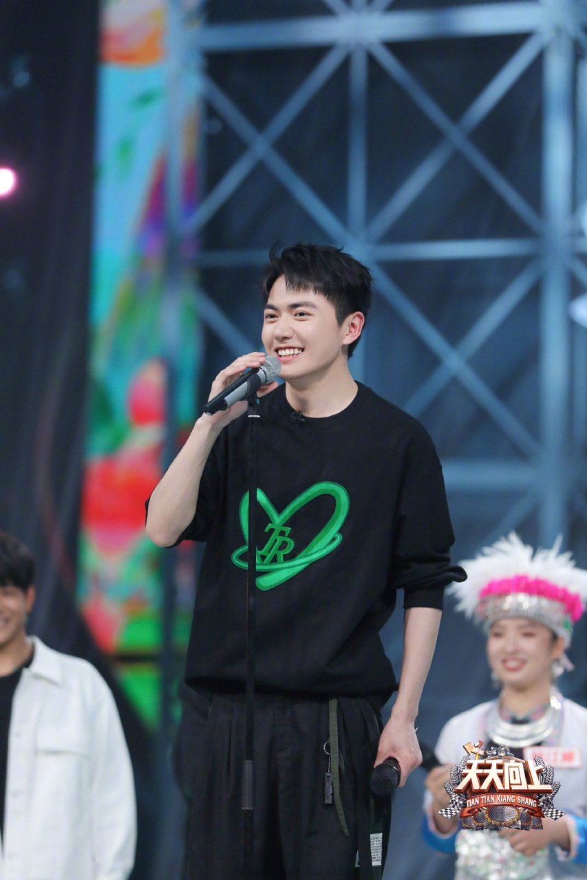 天天向上# 【春日爱情故事】4号心动男嘉宾刘国豪报到