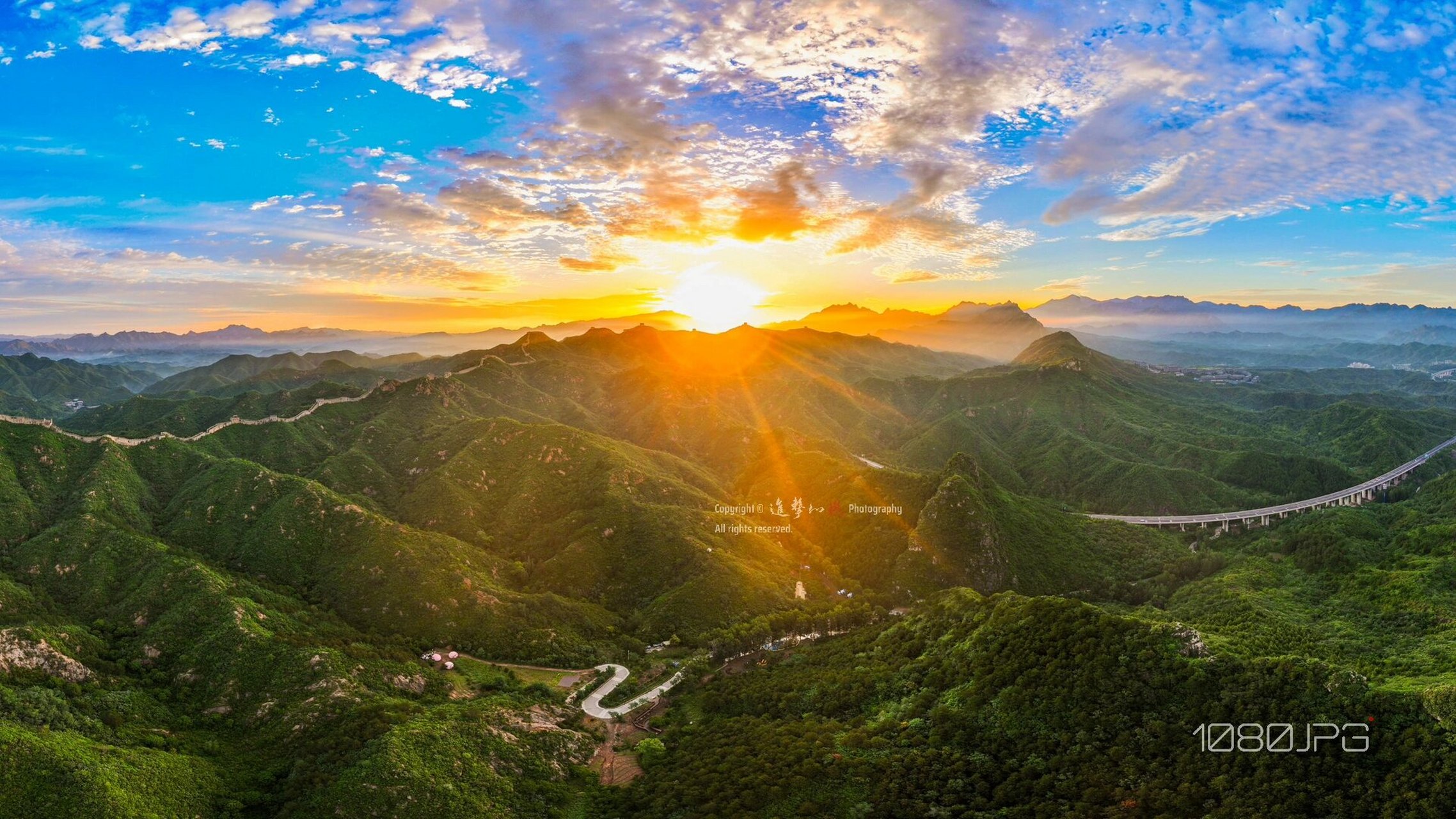 「四季长城」夏·日照金山岭 雨后初霁93 夏日清晨 雨后初霁 晨光