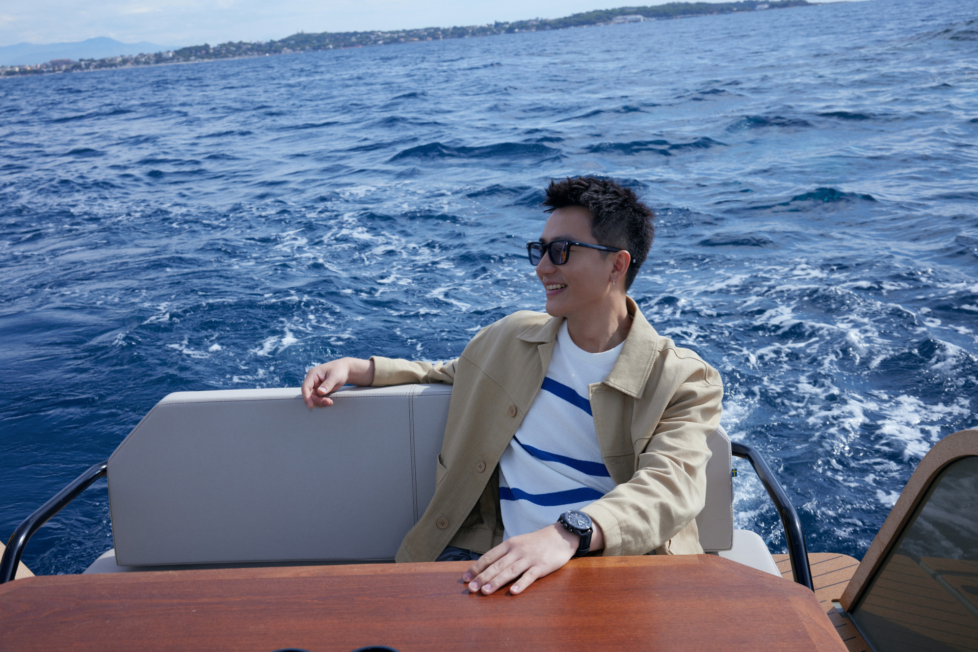 黄轩# 新「轩」放送 凭海临风 循云挽浪98 海天一线 这一刻在戛纳