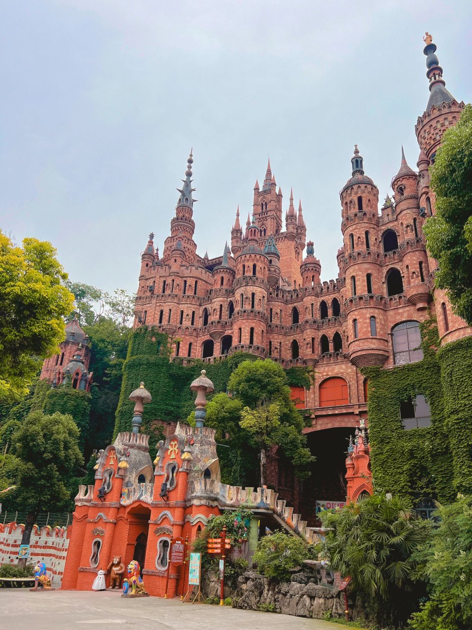 重庆·华生园梦幻城堡 重庆市大渡口区的华生园梦幻城堡,等着你来拍照