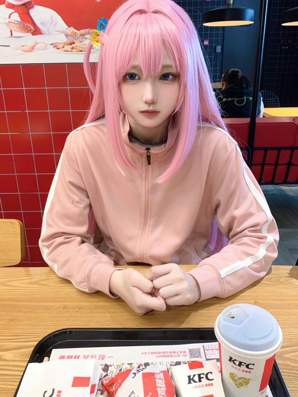 波奇酱 麦当当太远了,于是去了家门口的kfc….